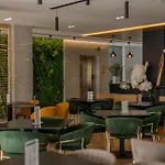 Hotel Ioni-an *