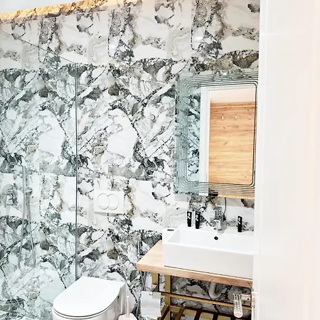 Ioni-an Ξενοδοχείο Εξαμίλιο