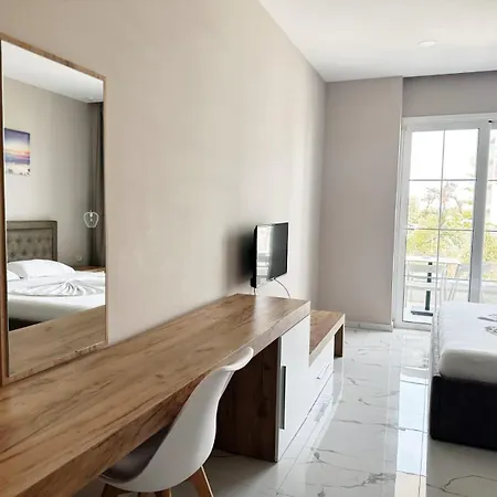 Ioni-an Εξαμίλιο