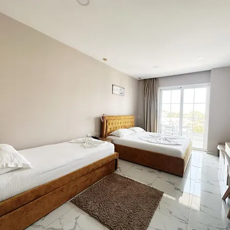 Hotel Ioni-an *