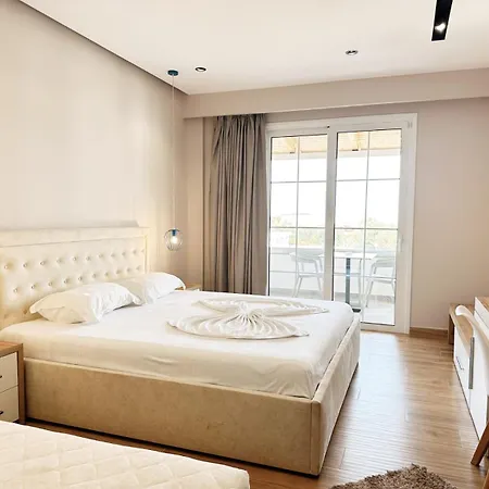 Ioni-an Ξενοδοχείο *