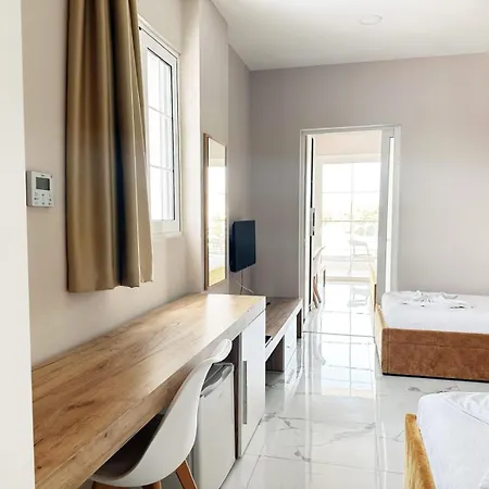 Ξενοδοχείο Ioni-an Εξαμίλιο