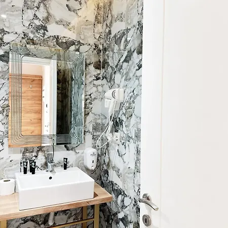 Ξενοδοχείο Ioni-an *