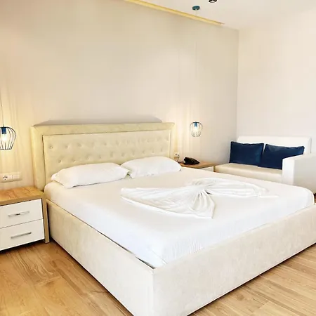 Ioni-an Hotel *