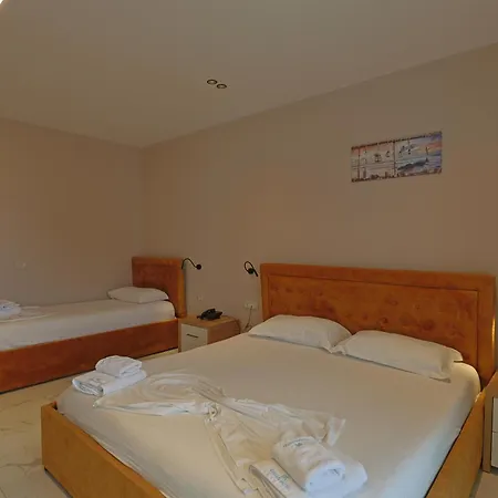 Hotel Ioni-an *