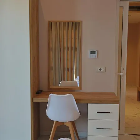 Hotel Ioni-an *